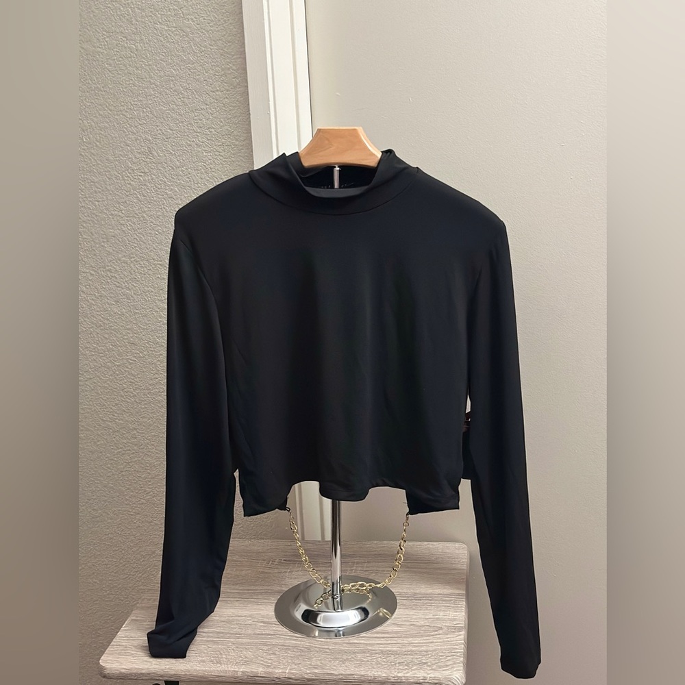 WOMEN’S LONG SLEEVE TOP